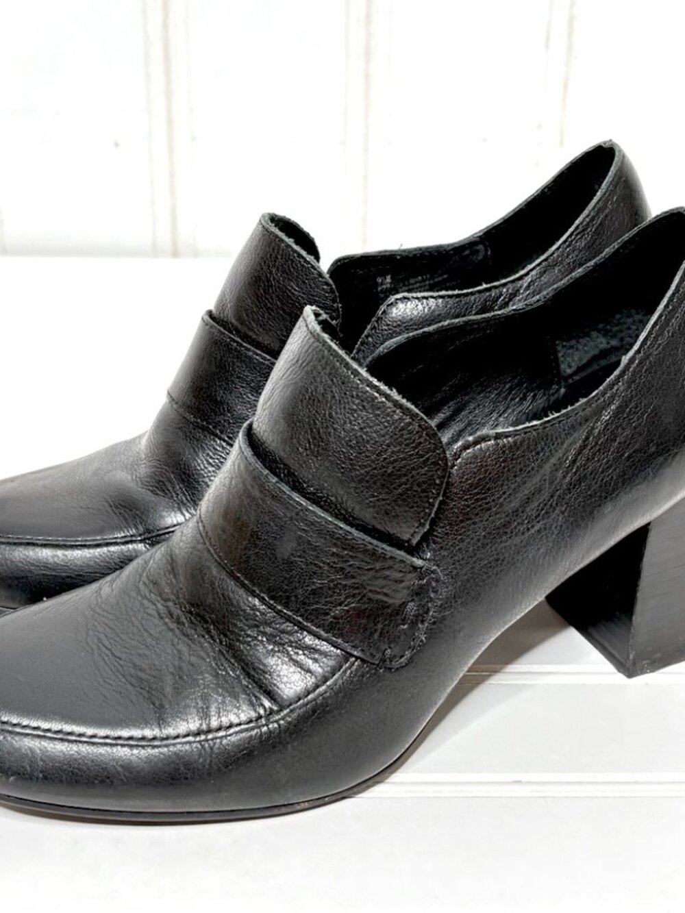 Born Women's Tyndall Pump Bootie Size 9.5 Block Heel Slip On Black Leather